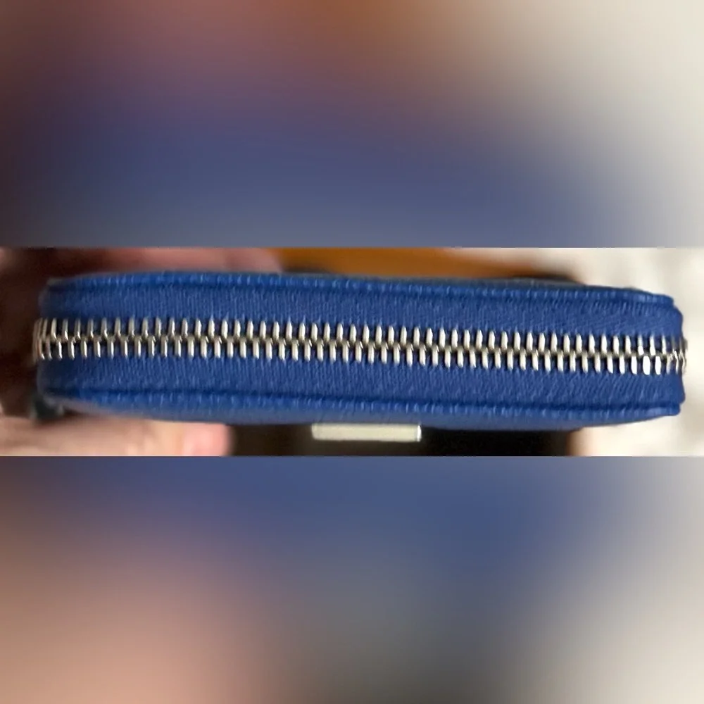 ‼️RARE‼️🎸💯AUTH. TOD’S🎸🔥NWT🔥Small Blue Pebbled Leather Zip Around Wallet - Picture 4 of 15